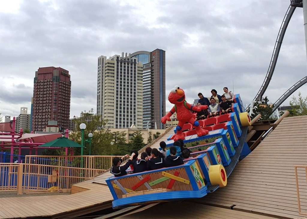 Elmo's Go Go Skateboard
