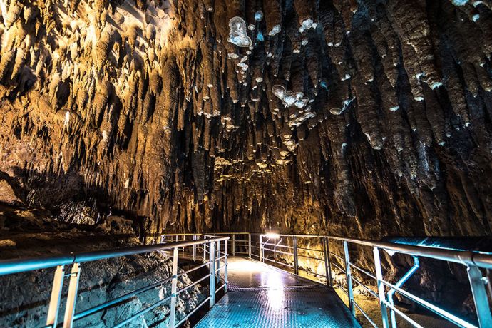 Gyokusendo Cave at Okinawa World