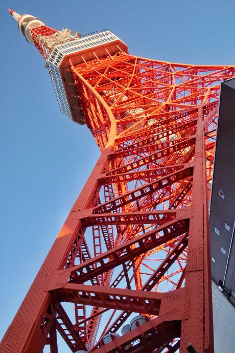 The impressive structural design of Tokyo Tower