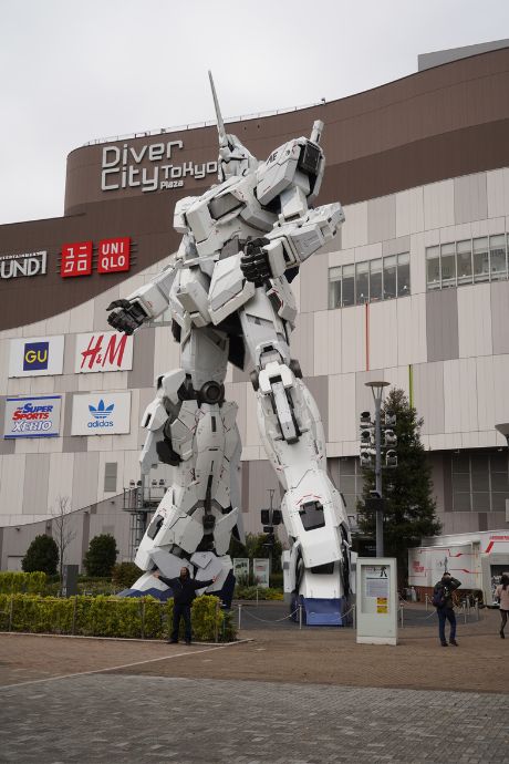 RX-0 Unicorn Gundam Statue at Odaiba